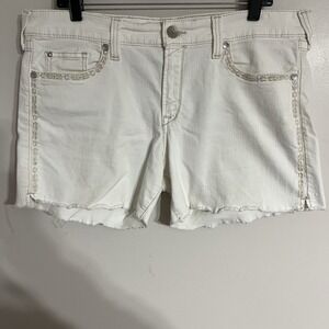 Ariat Women's White High Rise Boyfriend 5" Shorts Size 32R Embroidered
